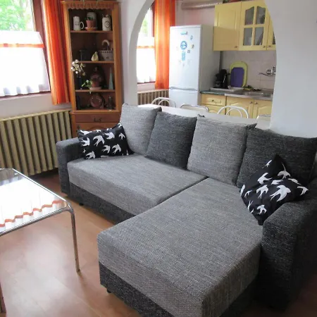 Apartman 2+2 Fő Részére